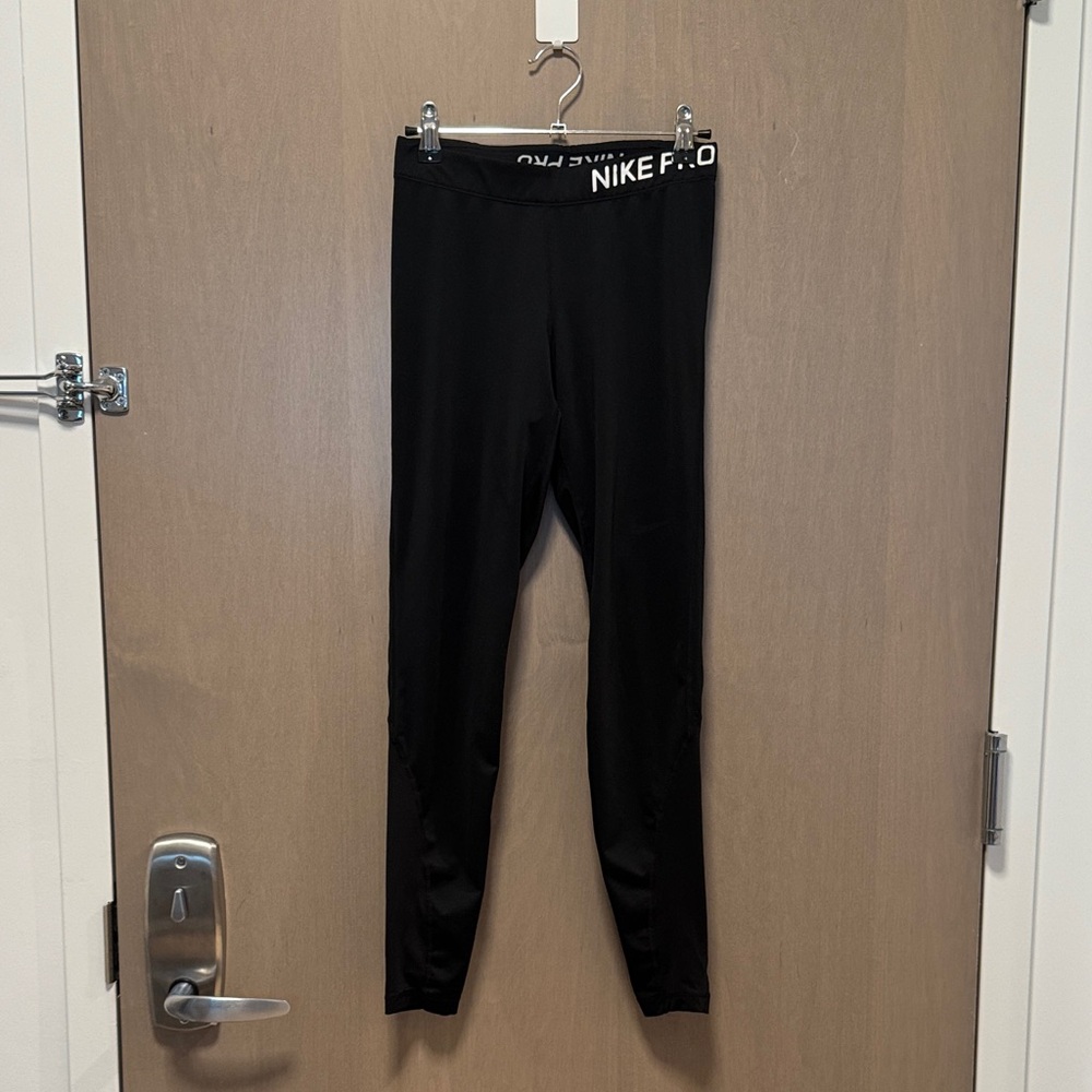 Nike Pro Women’s Black Leggings